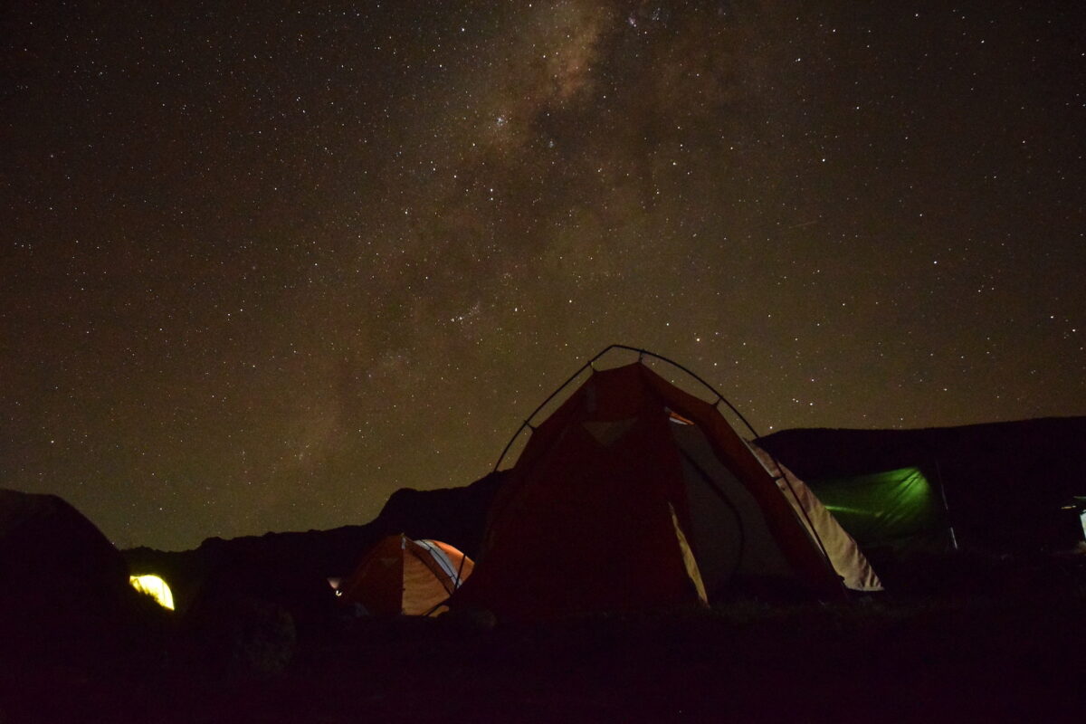 Kilimanjaro by night tijdens een safari met Caracal Tours & Safaris in in Tanzania